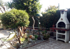 Affittasi medio e lungo termine appartamento indipendente con giardino a Torre Saracena