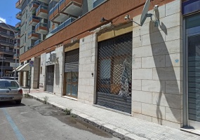 17 via Petrarca, Lecce, ,Commerciale,In Vendita,via Petrarca,1125