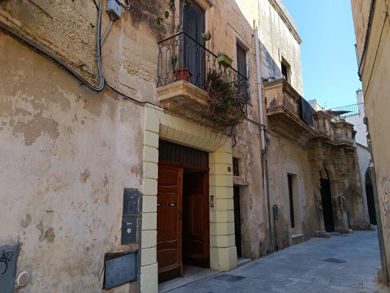 Vendesi a Lecce appartamento con giardino sulle mura 