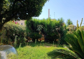 Vendesi a Lecce appartamento con giardino sulle mura 