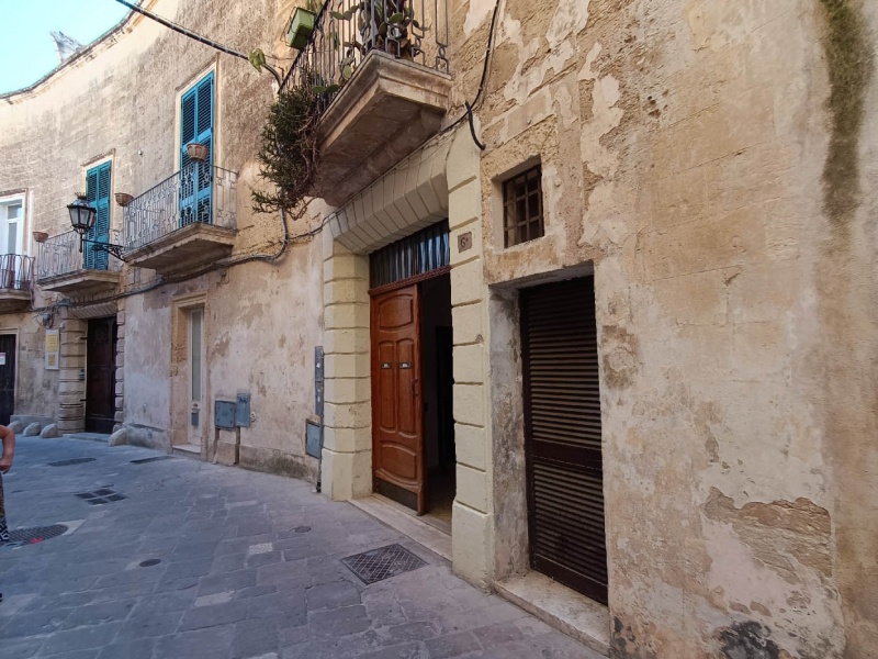 Vendesi a Lecce appartamento con giardino sulle mura 